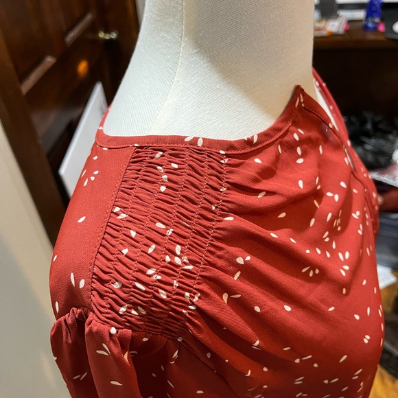 Monday Fun Rust Top with Smocked Shoulders & Lorane Tie 3/4 Length Sleeve - Picture 4 of 9